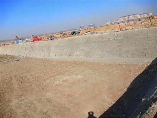 鸡冠高铁桩基础建设